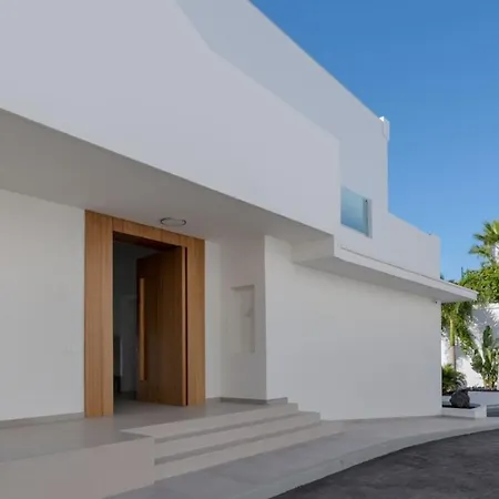 The White - The On Tenerife * Costa Adeje (Tenerife)